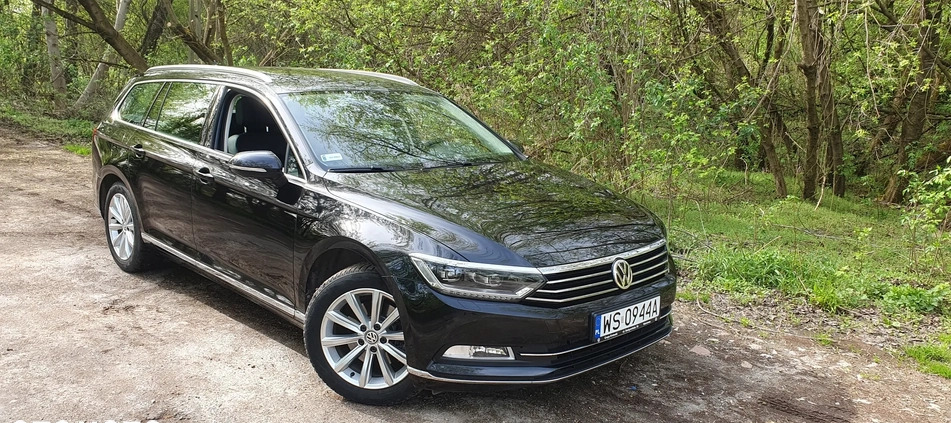 Volkswagen Passat cena 69000 przebieg: 152906, rok produkcji 2017 z Warszawa małe 137